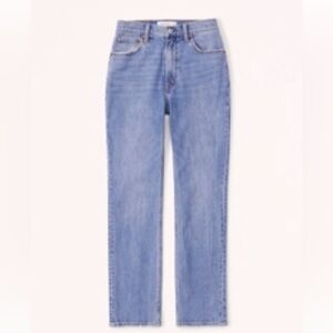Abercrombie & Fitch
Curve Love Ultra High Rise Ankle Straight Jean